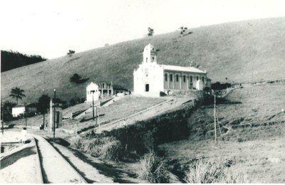 Igreja Matriz e linha Férrea